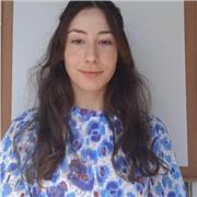 Soy una profesora de educación primaria con experiencia impartiendo refuerzo en secundaria.